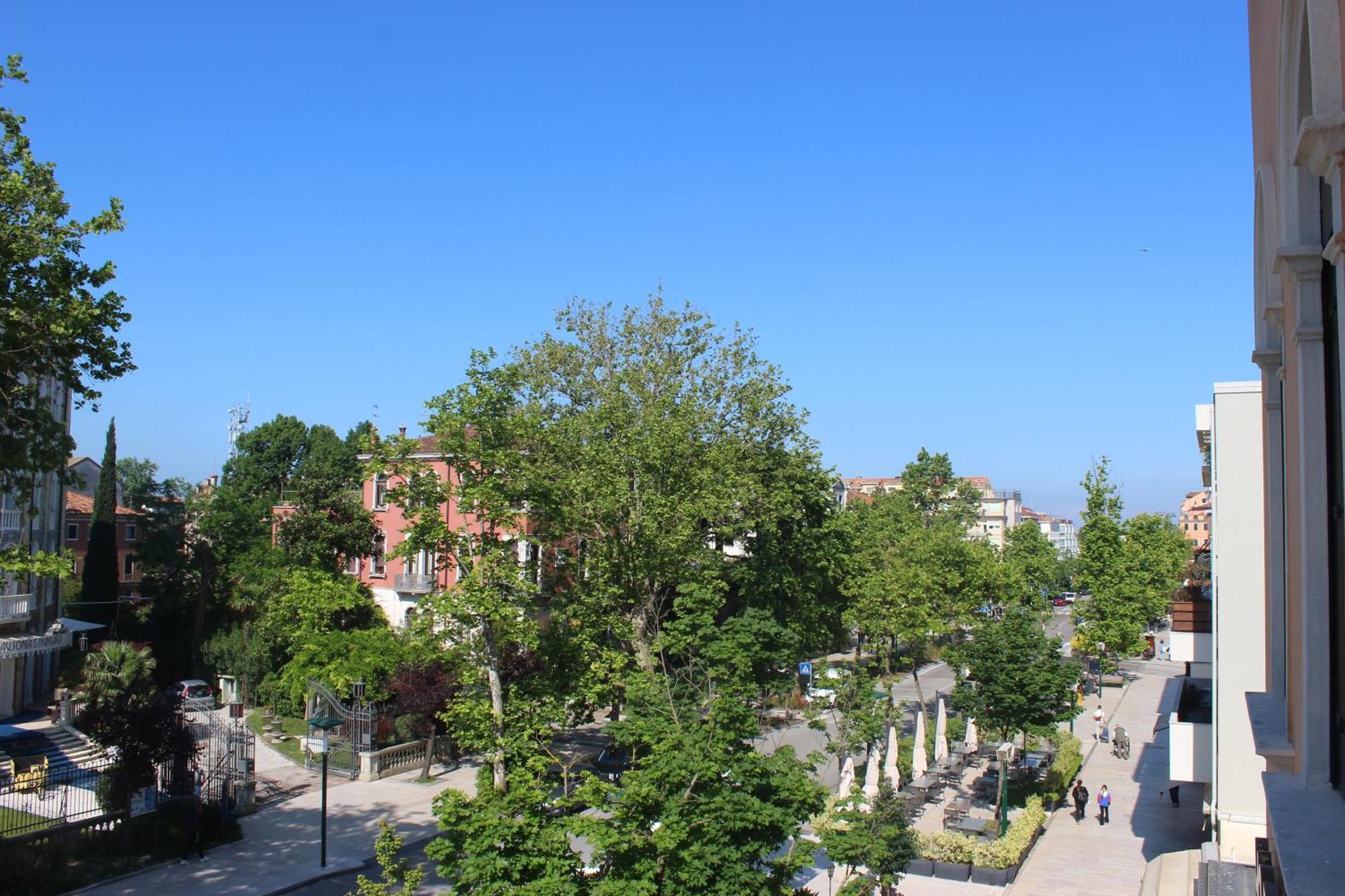 Hotel Cristallo Lido di Venezia Exterior foto