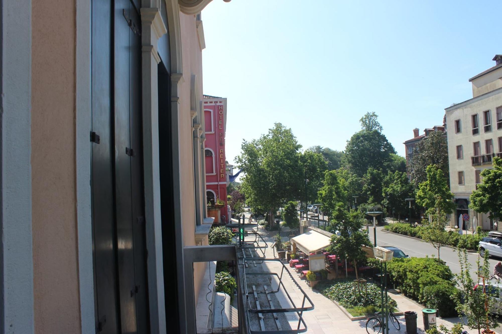 Hotel Cristallo Lido di Venezia Exterior foto